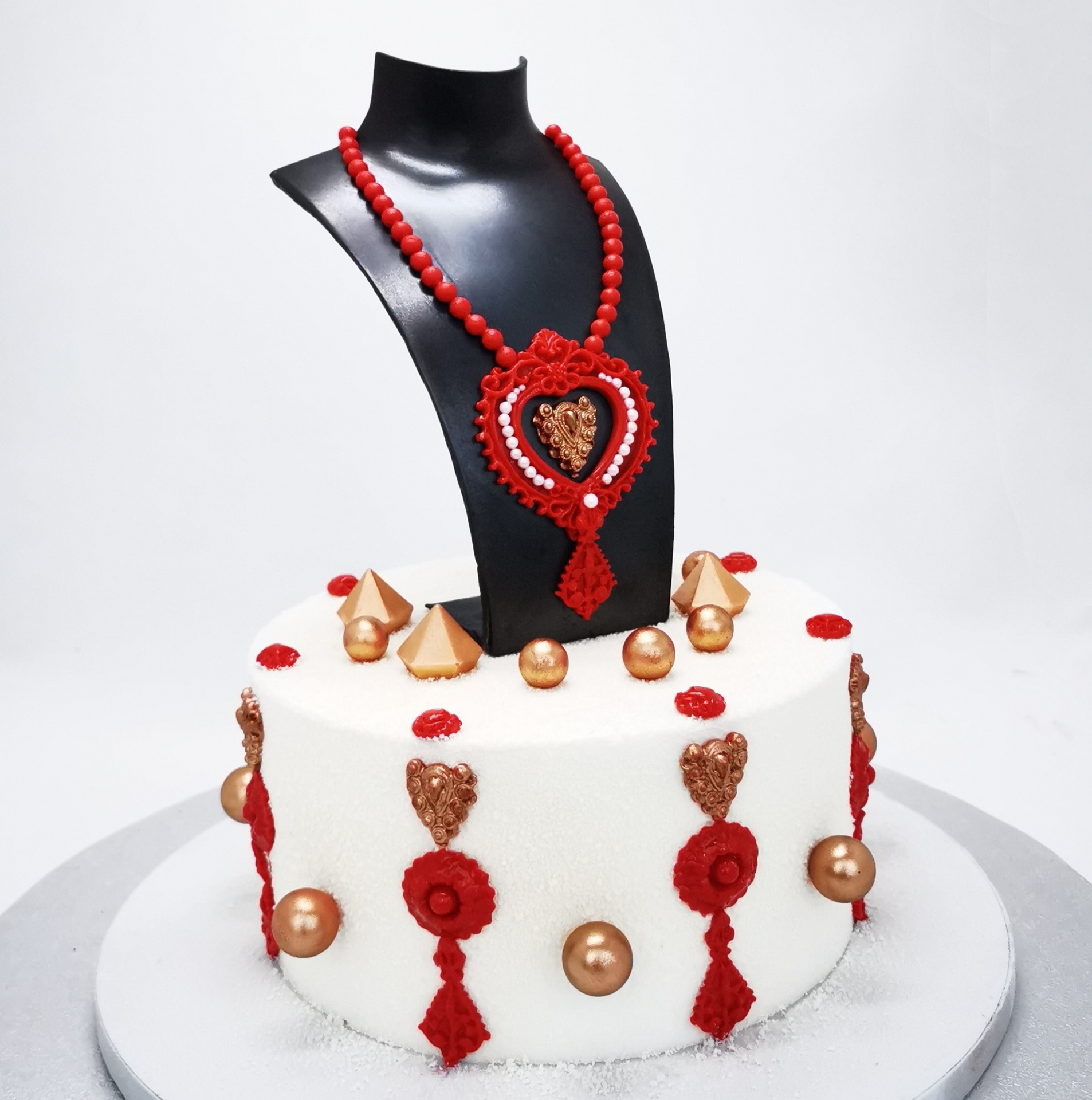 Gâteau personnalisé bijoux et coeur